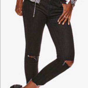Free People skinny ankle distressed jean sz30